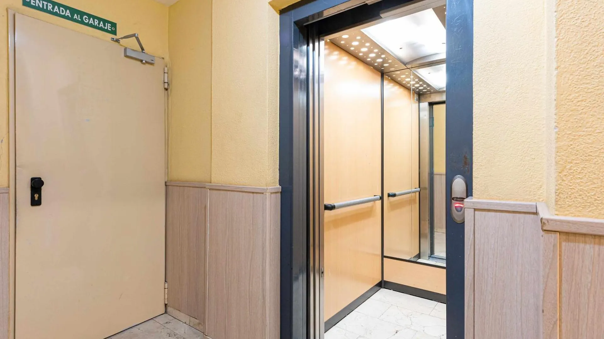 Apt Historic Center Malaga Free Parking 0*,  Spain